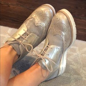 Gabor Silver Oxford Wingtip shoes